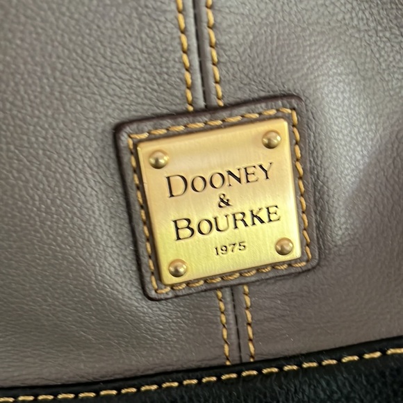 100% Authentic Dooney & Bourke Hobo Bag - Picture 12 of 16